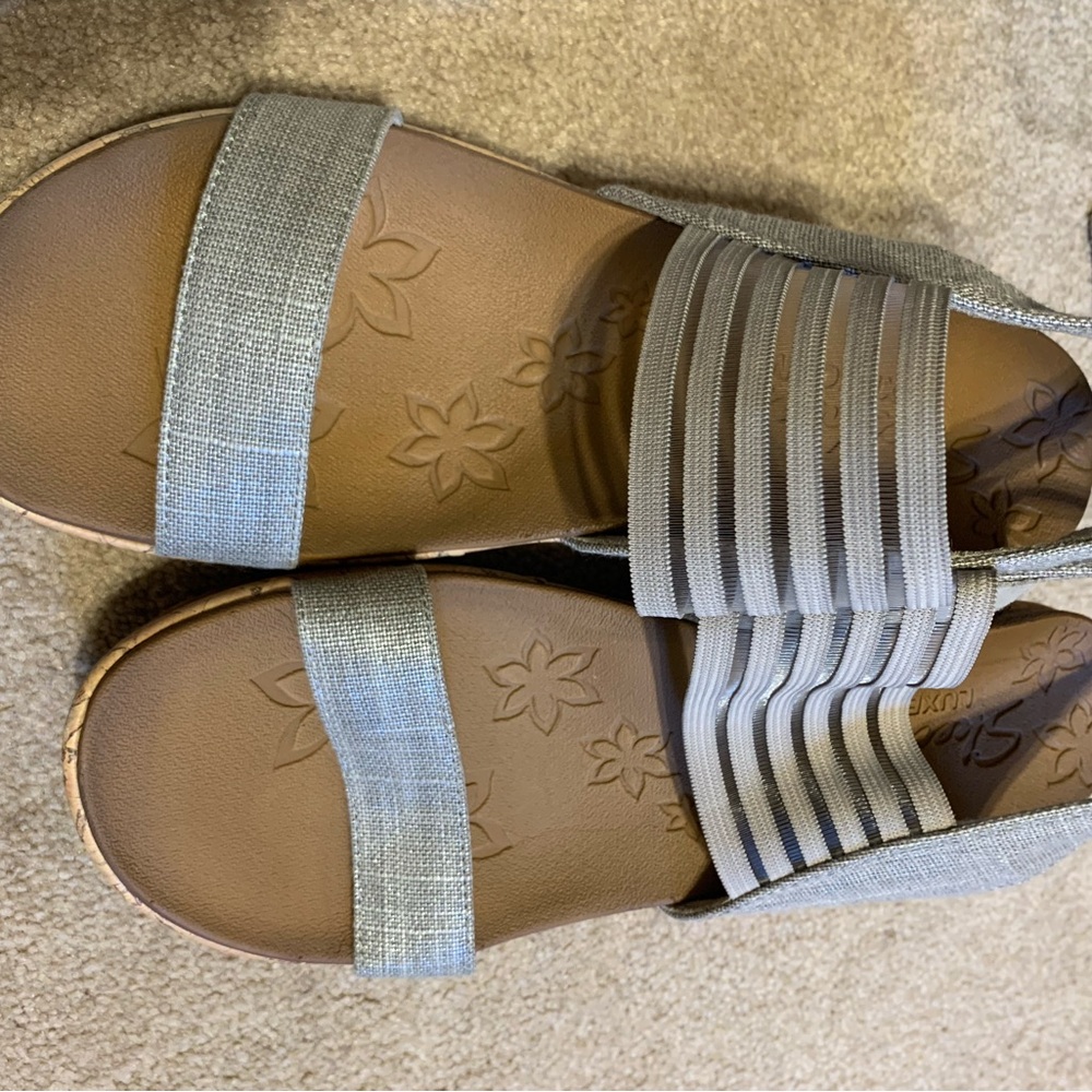 Skechers Beverlee Smitten Kitten Natural Wedge Sandal Sz 8